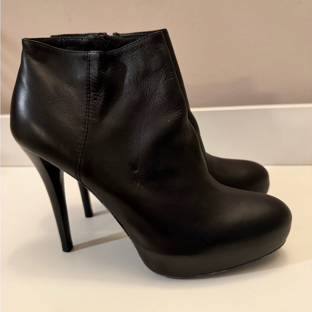 Stuart Weitzman Black Ankle Zip Platform Suede Stiletto Heel Booties Sz 8 - Picture 5 of 8